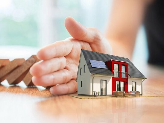 sicherheit-schutz-geborgenheit-familie-haus-geschuetzt-03 Sicherheit